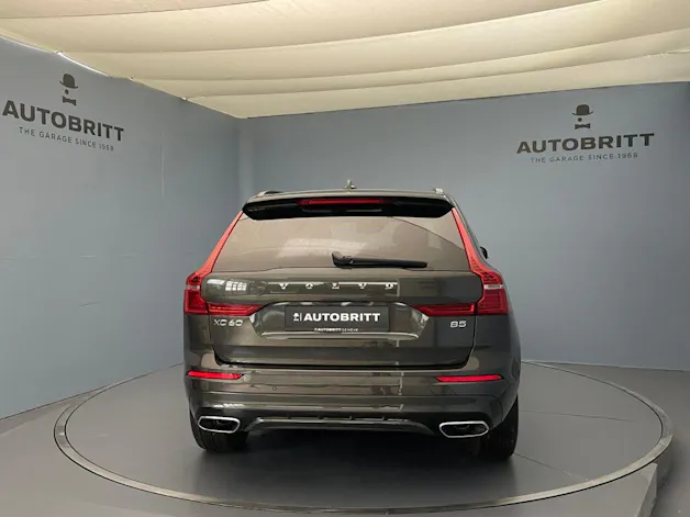 Volvo XC60 2.0 B5 MH R-Design