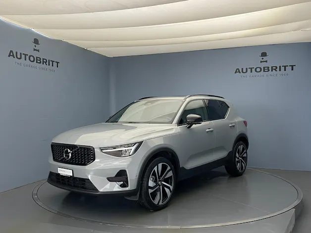 Volvo XC40 2.0 B3 MH Plus Dark