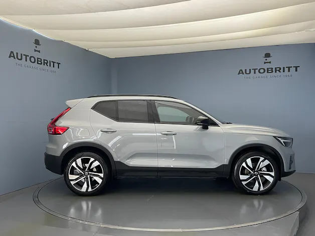 Volvo XC40 2.0 B3 MH Plus Dark