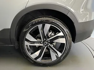 Volvo XC40 2.0 B3 MH Plus Dark
