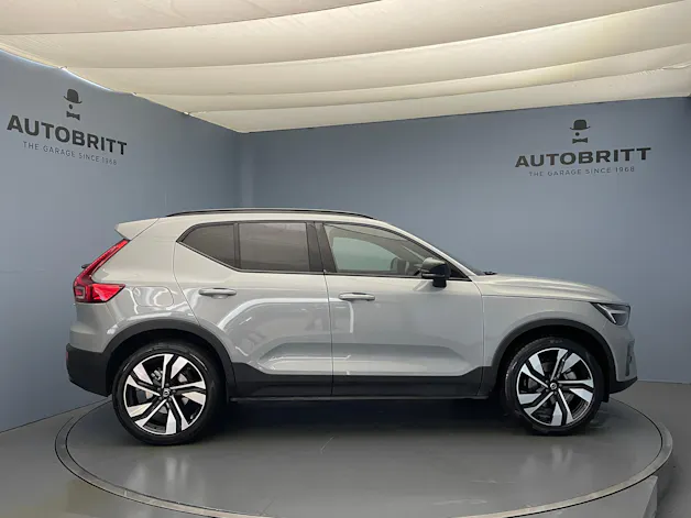 Volvo XC40 2.0 B3 MH Plus Dark