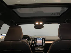 Volvo XC40 2.0 B3 MH Plus Dark