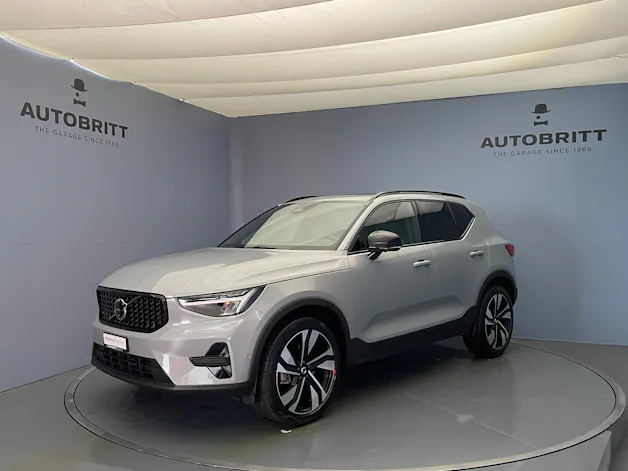 Volvo XC40 2.0 B3 MH Plus Dark