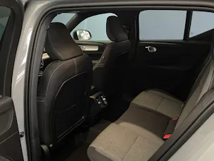 Volvo XC40 2.0 B3 MH Plus Dark