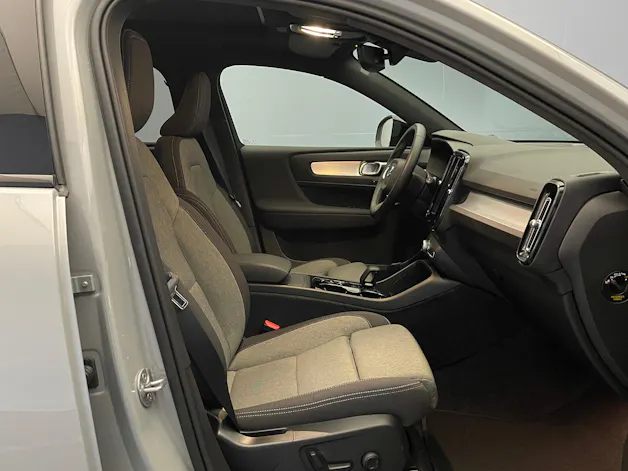 Volvo XC40 2.0 B3 MH Plus Dark