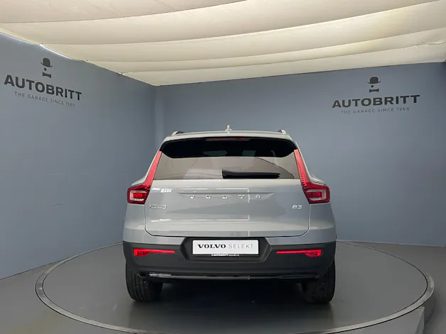 Volvo XC40 2.0 B3 MH Plus Dark