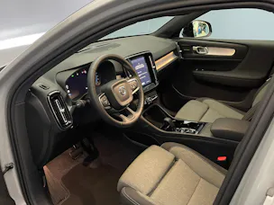 Volvo XC40 2.0 B3 MH Plus Dark