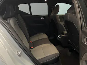 Volvo XC40 2.0 B3 MH Plus Dark