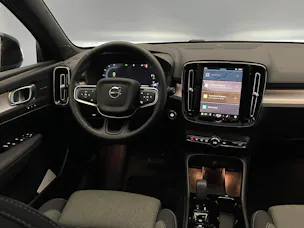 Volvo XC40 2.0 B3 MH Plus Dark