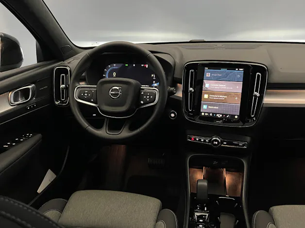 Volvo XC40 2.0 B3 MH Plus Dark