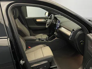 Volvo XC40 2.0 B3 MH Plus Dark