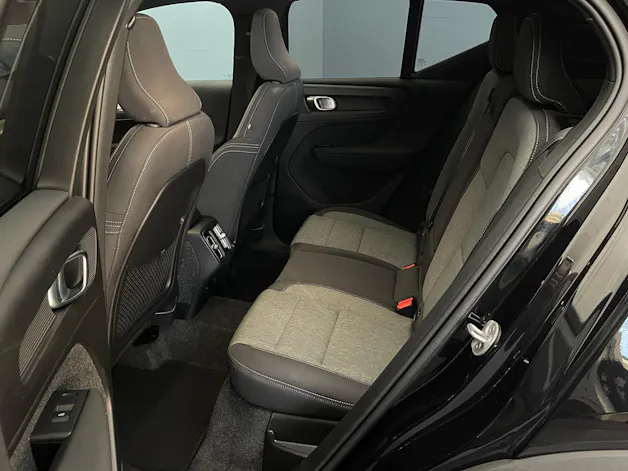 Volvo XC40 2.0 B3 MH Plus Dark