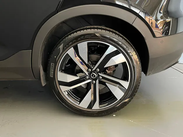 Volvo XC40 2.0 B3 MH Plus Dark