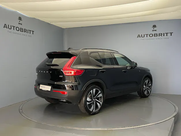 Volvo XC40 2.0 B3 MH Plus Dark