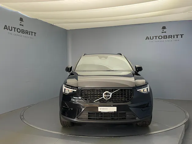 Volvo XC40 2.0 B3 MH Plus Dark