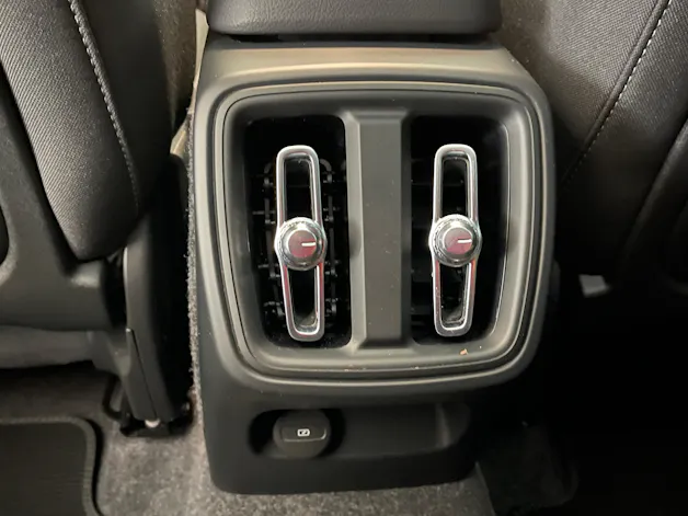Volvo XC40 2.0 B3 MH Plus Dark