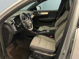 Volvo XC40 2.0 B3 MH Plus Dark