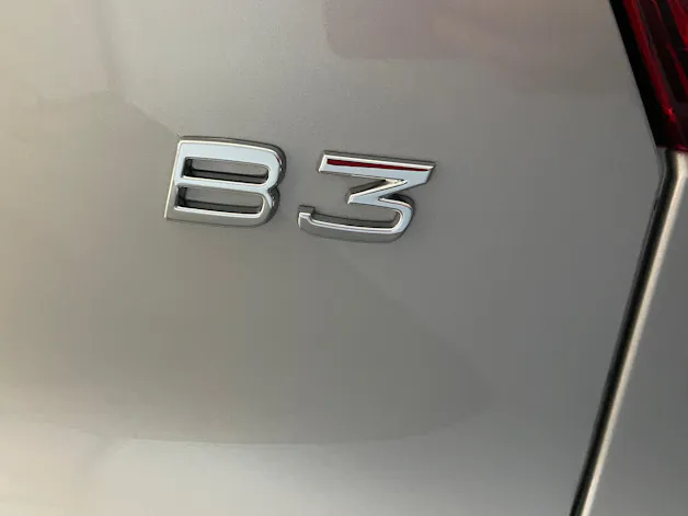 Volvo XC40 2.0 B3 MH Plus Dark