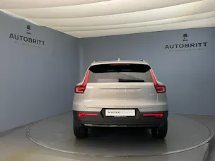 Volvo XC40 2.0 B3 MH Plus Dark