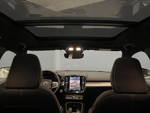 Volvo XC40 2.0 B3 MH Plus Dark