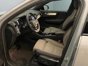 Volvo XC40 2.0 B3 MH Plus Dark