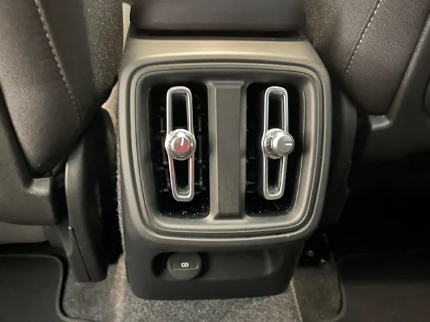 Volvo XC40 2.0 B3 MH Plus Dark