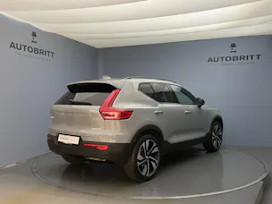 Volvo XC40 2.0 B3 MH Plus Dark
