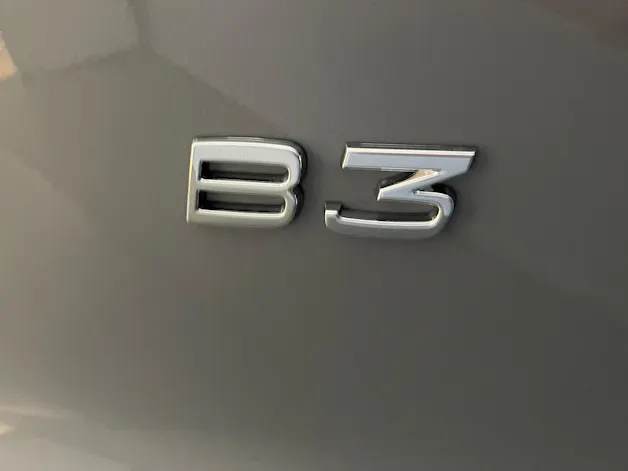Volvo XC40 2.0 B3 MH Plus Dark