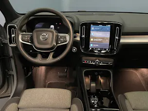 Volvo XC40 2.0 B3 MH Plus Dark