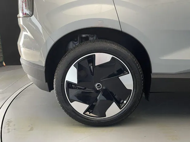Volvo EX30 Single Motor Extended Range Core