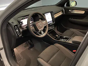 Volvo XC40 2.0 B4 MH Ultra Dark