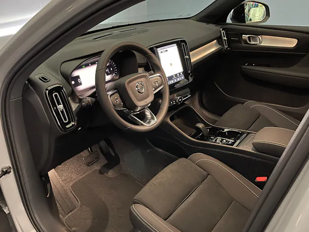 Volvo XC40 2.0 B4 MH Ultra Dark