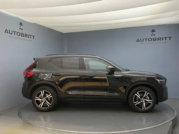 Volvo XC40 2.0 B3 MH Plus Dark