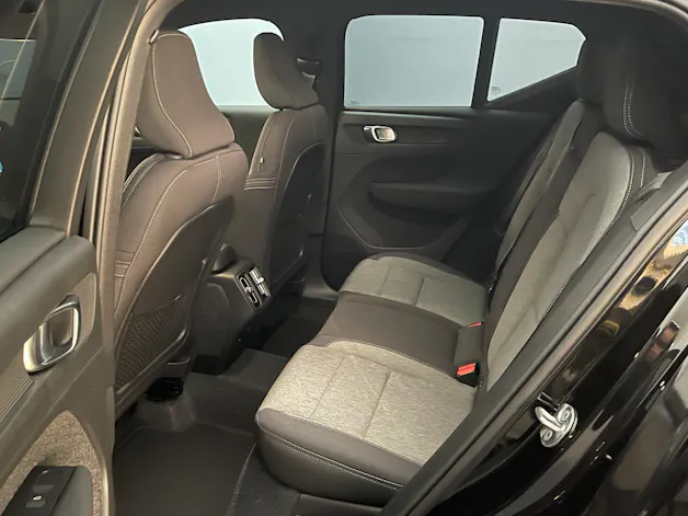 Volvo XC40 2.0 B3 MH Plus Dark