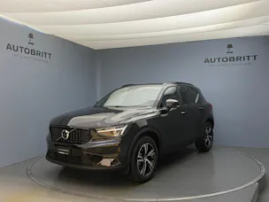 Volvo XC40 2.0 B3 MH Plus Dark