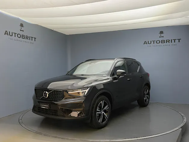 Volvo XC40 2.0 B3 MH Plus Dark