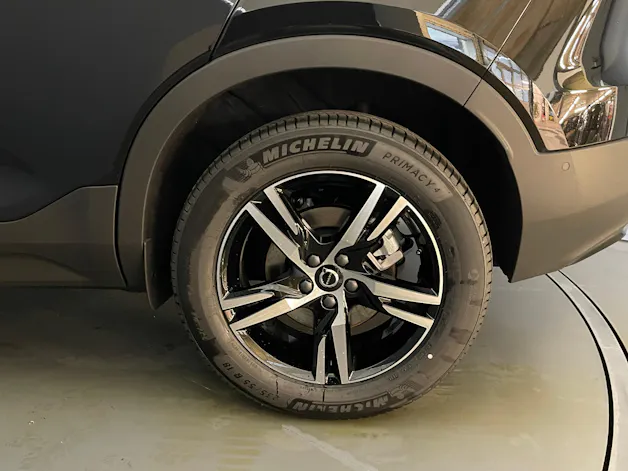 Volvo XC40 2.0 B3 MH Plus Dark