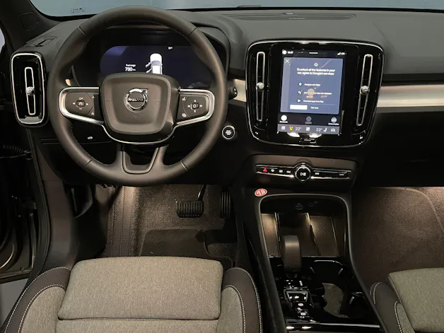 Volvo XC40 2.0 B3 MH Plus Dark