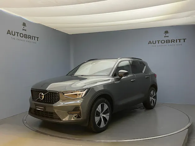 Volvo XC40 2.0 B3 MH Plus Dark