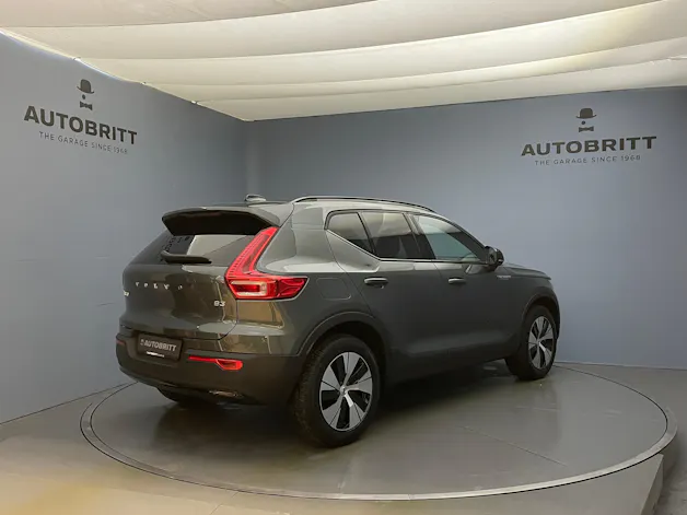 Volvo XC40 2.0 B3 MH Plus Dark