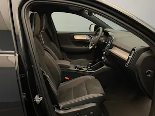 Volvo XC40 2.0 B4 MH Black Edition