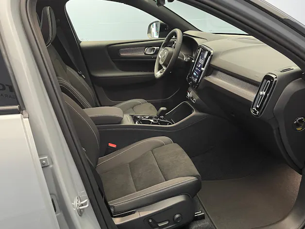 Volvo XC40 2.0 B4 MH Black Edition