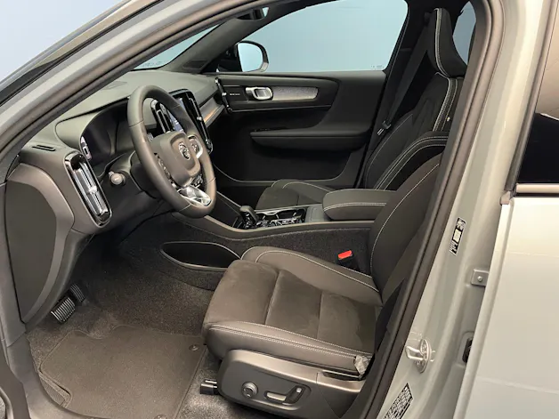 Volvo XC40 2.0 B4 MH Black Edition