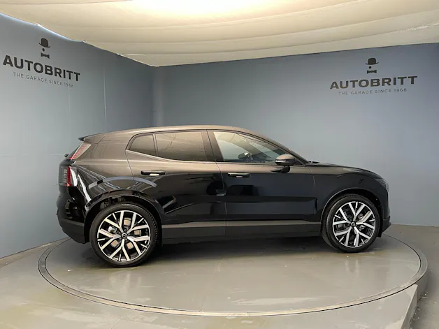 Volvo EX30 E60 Plus Swiss Black Edition