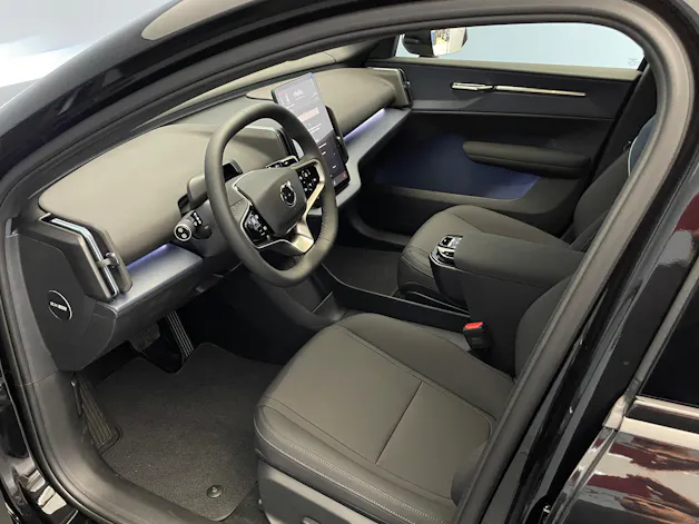 Volvo EX30 E60 Plus Swiss Black Edition
