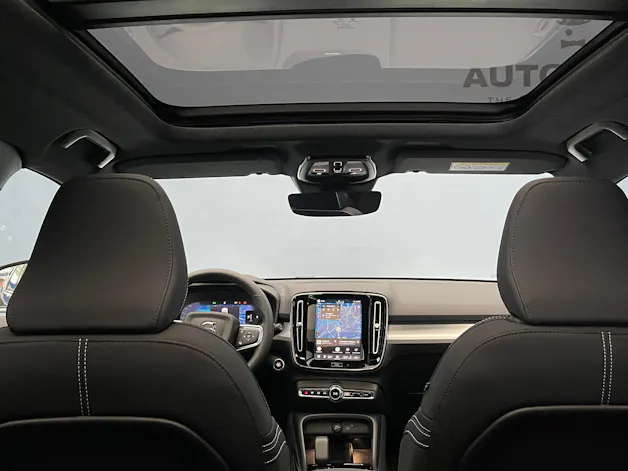 VOLVO XC40 2.0 B3 MH Plus Dark