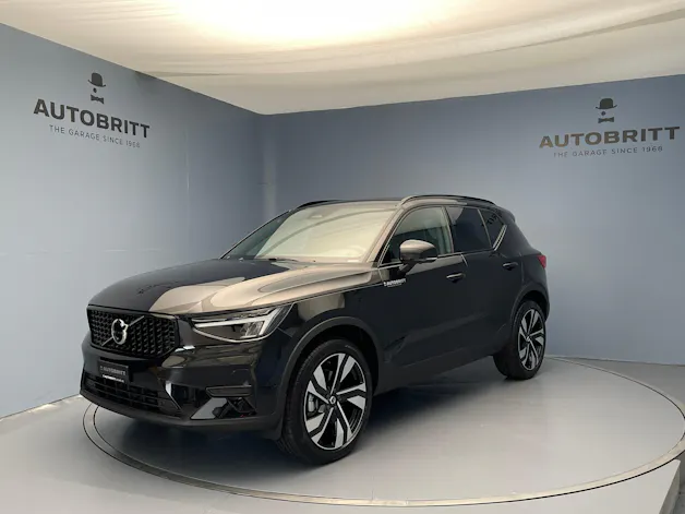VOLVO XC40 2.0 B3 MH Plus Dark
