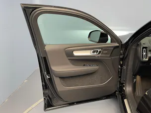 VOLVO XC40 2.0 B3 MH Plus Dark