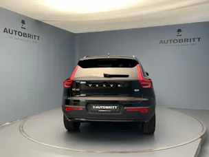 VOLVO XC40 2.0 B3 MH Plus Dark