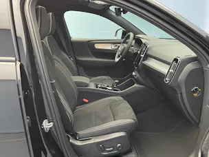 VOLVO XC40 2.0 B3 MH Plus Dark